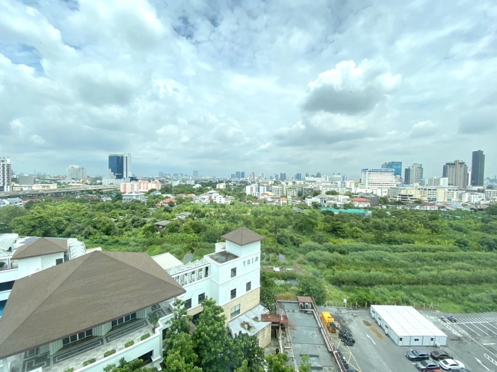 ให้เช่า i-biza Condominium RCA ห้องน่าอยู่ ตกแต่งคุมโทน เฟอร์นิเจอร์ครบครัน เห็นวิวสวย โล่ง จองเลย