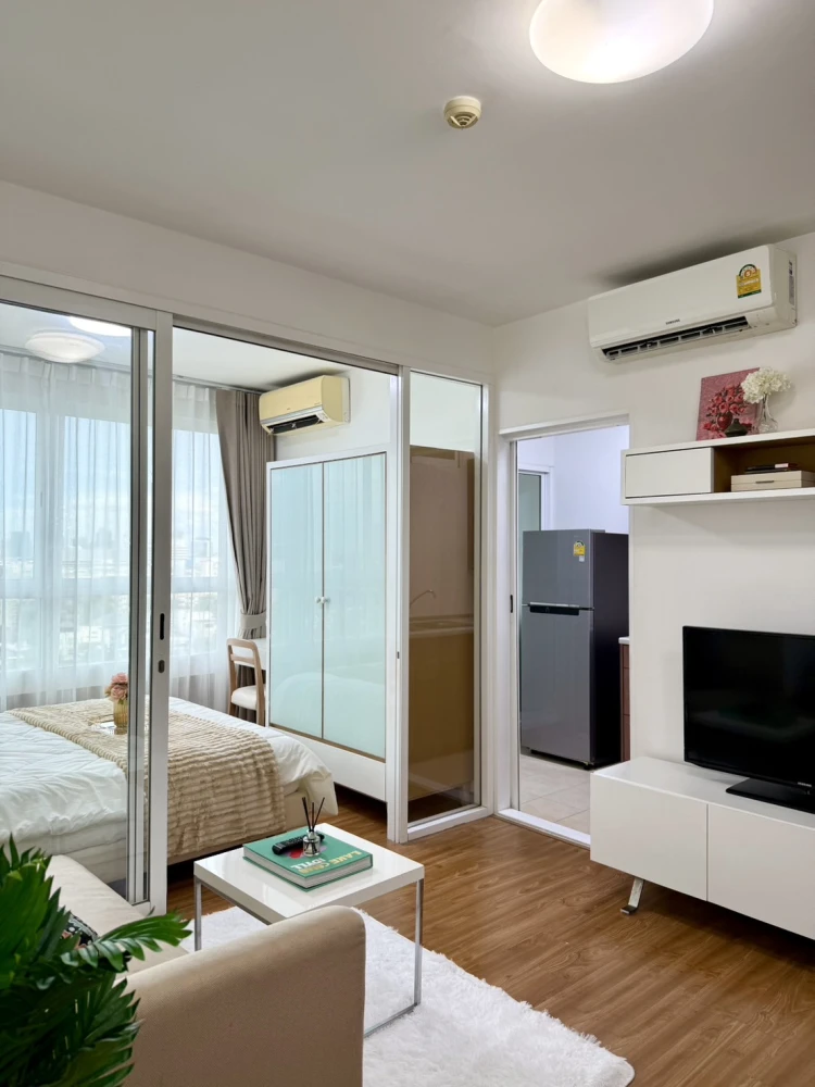 ให้เช่า i-biza Condominium RCA ห้องน่าอยู่ ตกแต่งคุมโทน เฟอร์นิเจอร์ครบครัน เห็นวิวสวย โล่ง จองเลย