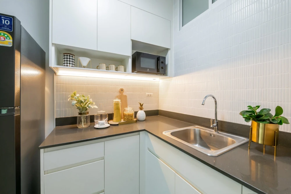 ให้เช่า I-BIZA condominium RCA ห้อง สไตล์ทันสมัย เฟอร์นิเจอร์พรีเมี่ยม ครัวปิด ห้องริม ไม่พลุกพล่าน หันทิศเหนือ ห้องไม่ร้อนตลอดวัน ห้ามพลาด