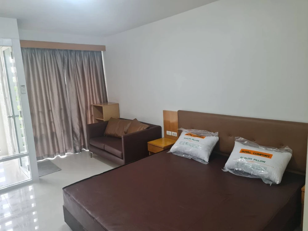 ให้เช่า I House Rama9–Eakamai ห้องพร้อมอยู่ เฟอร์พร้อม ราคาสบายกระเป๋า จองเลย