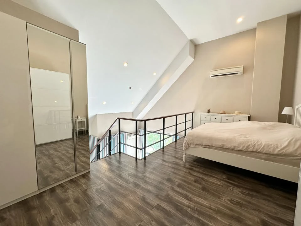 ให้เช่า I-Zen Prime Condominium ห้องอยู่ชั้น 5 (ชั้นบนสุด) ห้องหัวมุม เงียบสงบ พื้นที่ใช้สอยเยอะมาก รีบจองเลย