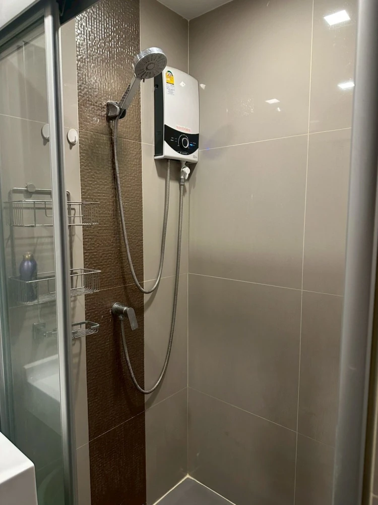 ให้เช่า Ideo สาทร-วงเวียนใหญ่ มีกระจก 2 ด้าน ลมดี ไม่ร้อน ตกแต่งครบครัน พร้อมเข้าอยู่ ย้ายกระเป๋าเข้าได้เลย