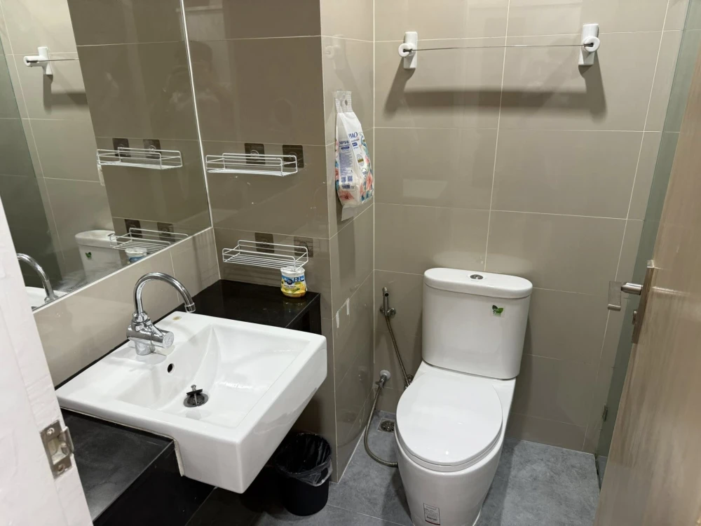 ให้เช่า Ideo Blucove Sukhumvit 1 ห้องนอน 1 ห้องน้ำ เฟอร์นิเจอร์และเครื่องใช้ไฟฟ้าครบครัน หิ้วกระเป๋าเข้าอยู่ได้เลยจ้า