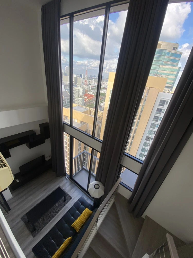 ให้เช่า IDEO Mobi Asoke ห้องDuplex 2 ชั้น 45 ตรม ชั้น 32 วิวสูง ราคาจับต้องได้ รีบมาจองเลย อย่ารอช้า