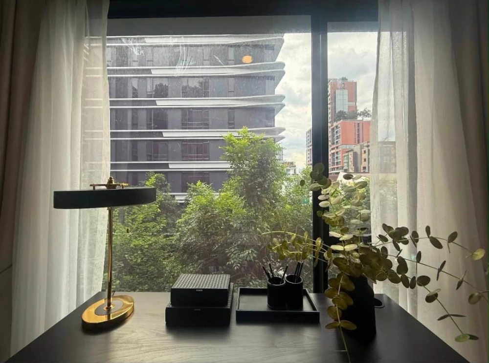 ให้เช่า IDEO MOBI Sukhumvit 40 คอนโดหรู 2 ห้องนอน วิวสวนและสระว่ายน้ำ เฟอร์นิเจอร์หรูหราครบครัน รีบจองเลย