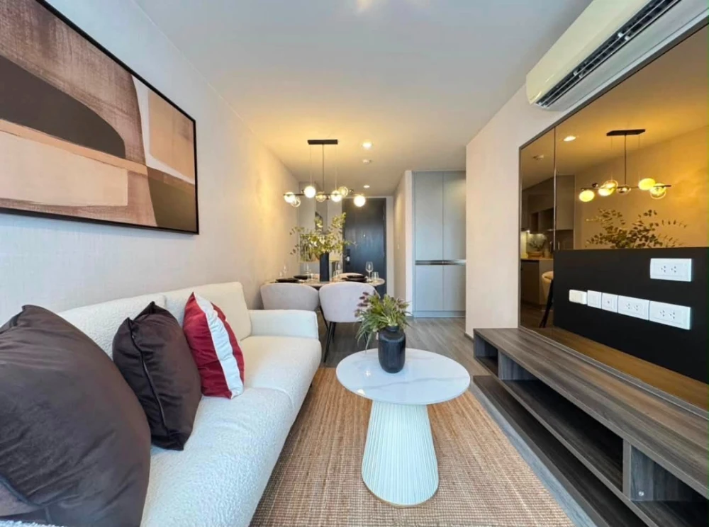 ให้เช่า IDEO MOBI Sukhumvit 40 คอนโดหรู 2 ห้องนอน วิวสวนและสระว่ายน้ำ เฟอร์นิเจอร์หรูหราครบครัน รีบจองเลย