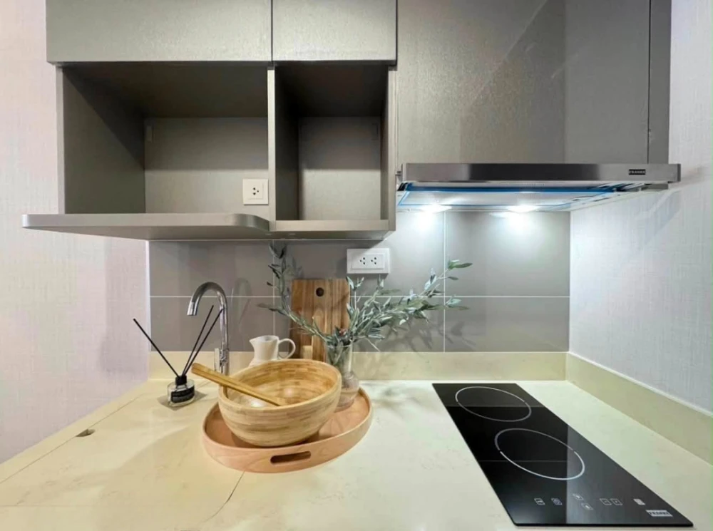 ให้เช่า IDEO MOBI Sukhumvit 40 คอนโดหรู 2 ห้องนอน วิวสวนและสระว่ายน้ำ เฟอร์นิเจอร์หรูหราครบครัน รีบจองเลย