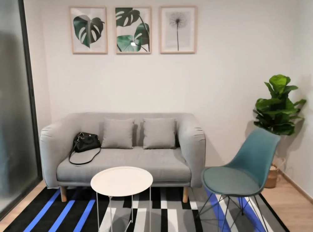 For rent: Ideo New Rama 9, 4th floor, fully furnished unit, ready to move in. Book now!