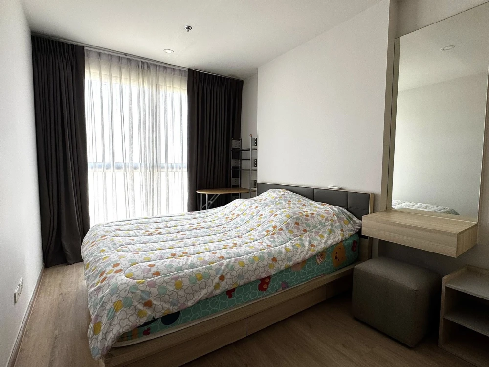 ให้เช่า IDEO O2 ห้องอยู่ชั้นสูงมากๆ วิวห้องหันไปทางวิวโค้งแม่น้ำเจ้าพระยา  มีเฟอร์นิเจอร์และเครื่องใช้ไฟฟ้าครบ จองเลย