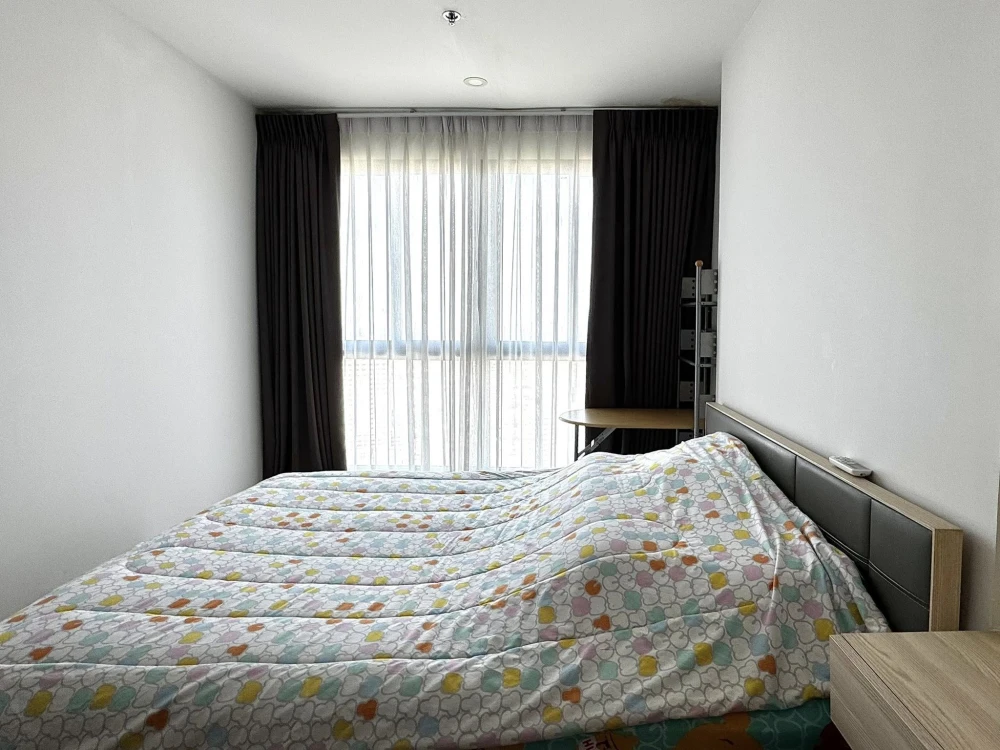 ให้เช่า IDEO O2 ห้องอยู่ชั้นสูงมากๆ วิวห้องหันไปทางวิวโค้งแม่น้ำเจ้าพระยา  มีเฟอร์นิเจอร์และเครื่องใช้ไฟฟ้าครบ จองเลย