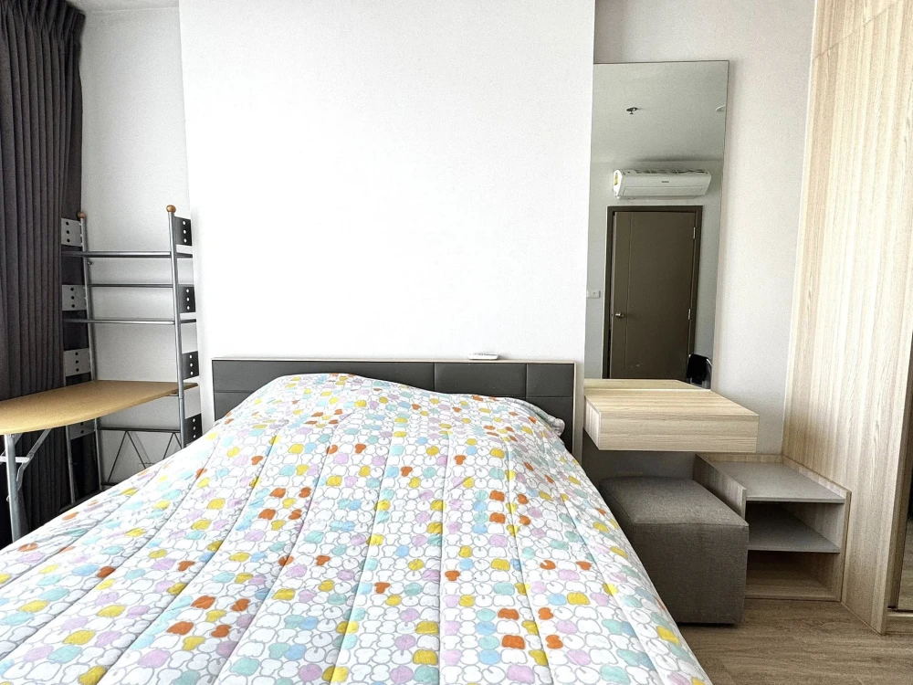 ให้เช่า IDEO O2 ห้องอยู่ชั้นสูงมากๆ วิวห้องหันไปทางวิวโค้งแม่น้ำเจ้าพระยา  มีเฟอร์นิเจอร์และเครื่องใช้ไฟฟ้าครบ จองเลย