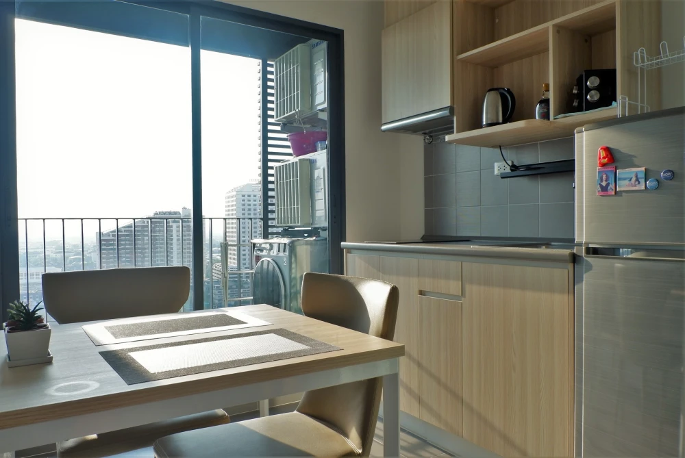 ให้เช่า Ideo O2 1 ห้องนอน 1 ห้องน้ำ มาพร้อมเฟอร์นิเจอร์และสิ่งอำนวยความสะดวกครบครัน ดีแบบนี้ห้ามพลาด
