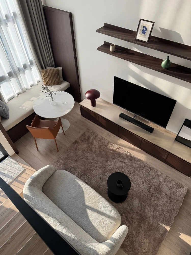 ให้เช่า IDEO RAMA 9–ASOKE ห้องเพดานสูงโปร่งโล่ง เฟอร์นิเจอร์ครบครัน แต่งสวย จองเลย