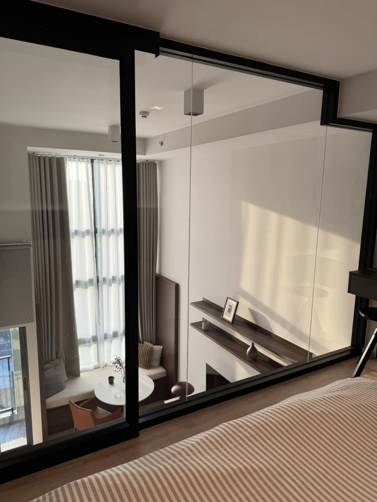 ให้เช่า IDEO RAMA 9–ASOKE ห้องเพดานสูงโปร่งโล่ง เฟอร์นิเจอร์ครบครัน แต่งสวย จองเลย