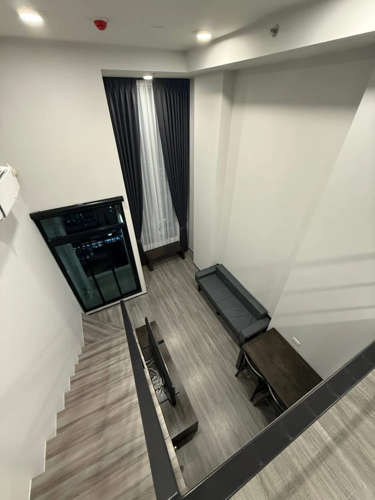 ให้เช่า IDEO Ramkhamhaeng - Lam sali station ห้องอยู่ชั้น 29 ได้วิวเมืองจากมุมสูง เพดานสูงโปร่งโล่งสบาย แบบนี้ต้องจอง