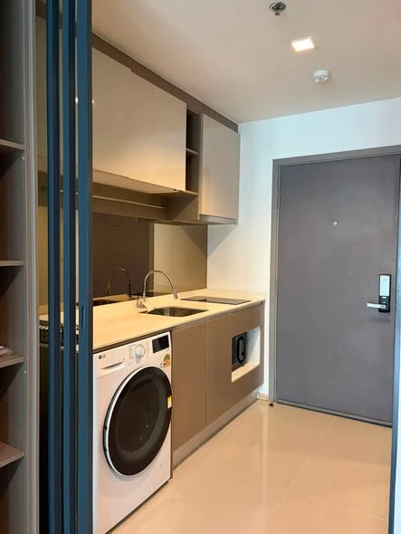 ให้เช่า Ideo Sathorn-Wongwian Yai ห้องแต่งสวย บิวท์อินเฟอร์นิเจอร์อย่างดี จองเลย