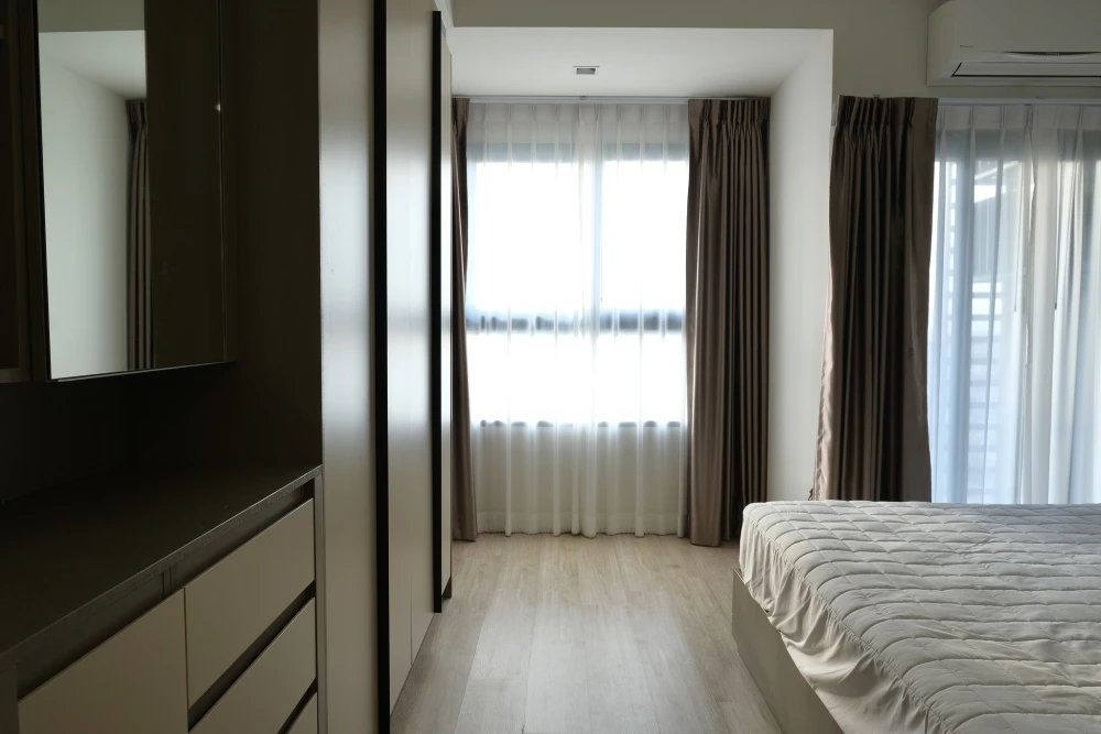 ให้เช่า Ideo Sathorn-Wongwian Yai 1 ห้องนอน 1 ห้องน้ำ มาพร้อมเฟอร์ครบครัน ดีแบบนี้ห้ามพลาด