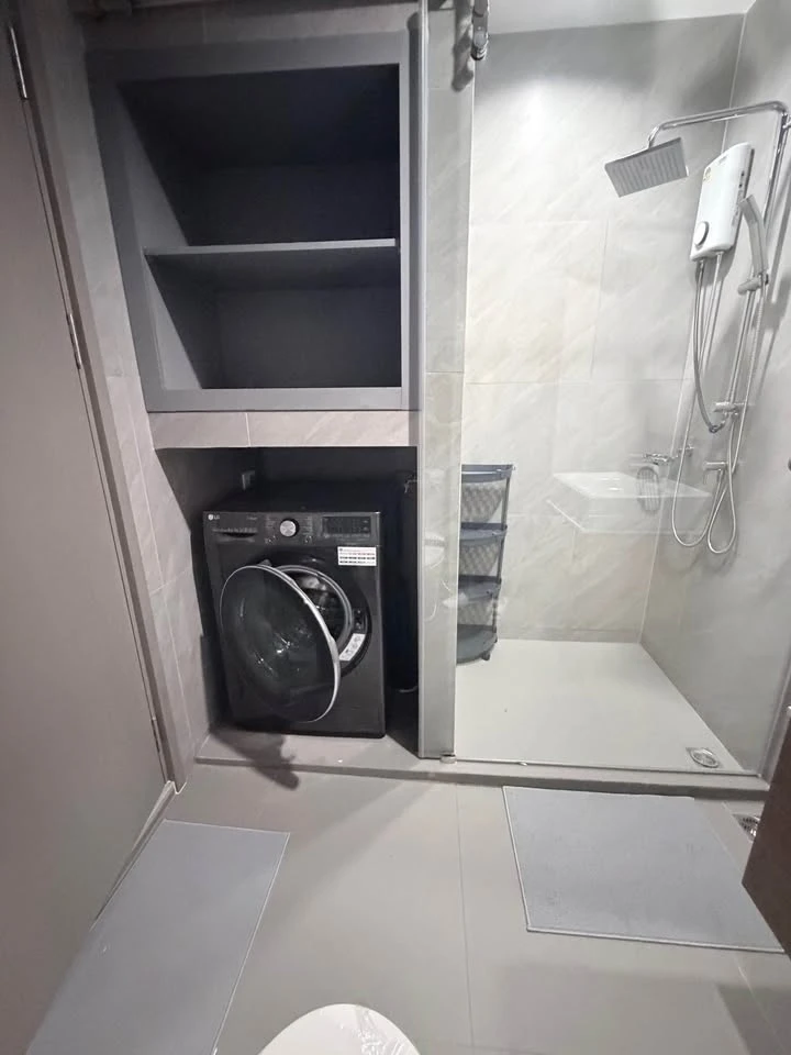 ให้เช่า Ideo Sukhumvit - Rama 4 ตั้งอยู่บนชั้น 12 พร้อมวิวที่ไม่มีสิ่งกีดขวาง  ห้องนี้ตกแต่งอย่างครบครันเพื่อไลฟ์สไตล์ระดับพรีเมียม