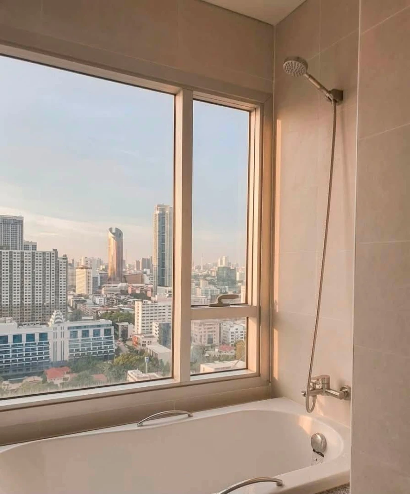 ให้เช่า Intro พหลโยธิน-ประดิพัทธ์ ห้องมุม 1 bedroom ตกแต่งครบ 100% มี bathtub พร้อมวิวเมืองเริ่ดๆ ต้องจอง