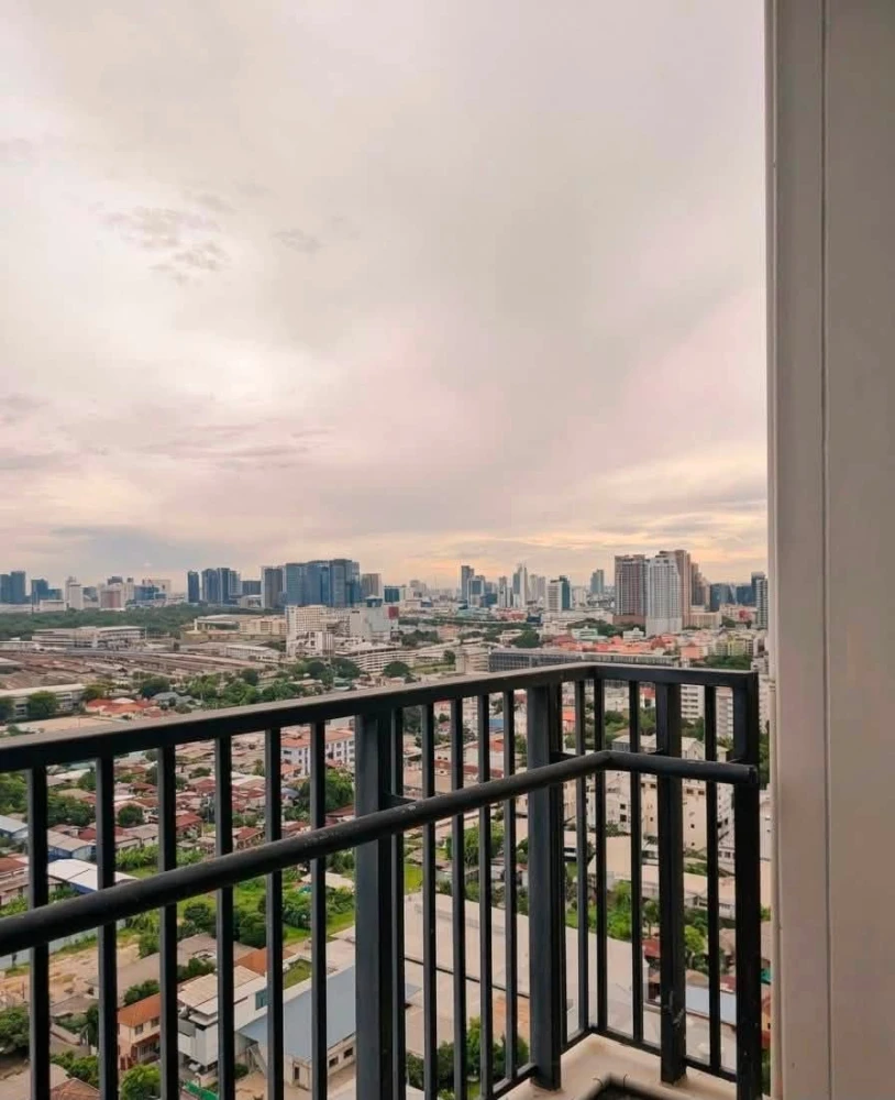 ให้เช่า Intro พหลโยธิน-ประดิพัทธ์ ห้องมุม 1 bedroom ตกแต่งครบ 100% มี bathtub พร้อมวิวเมืองเริ่ดๆ ต้องจอง
