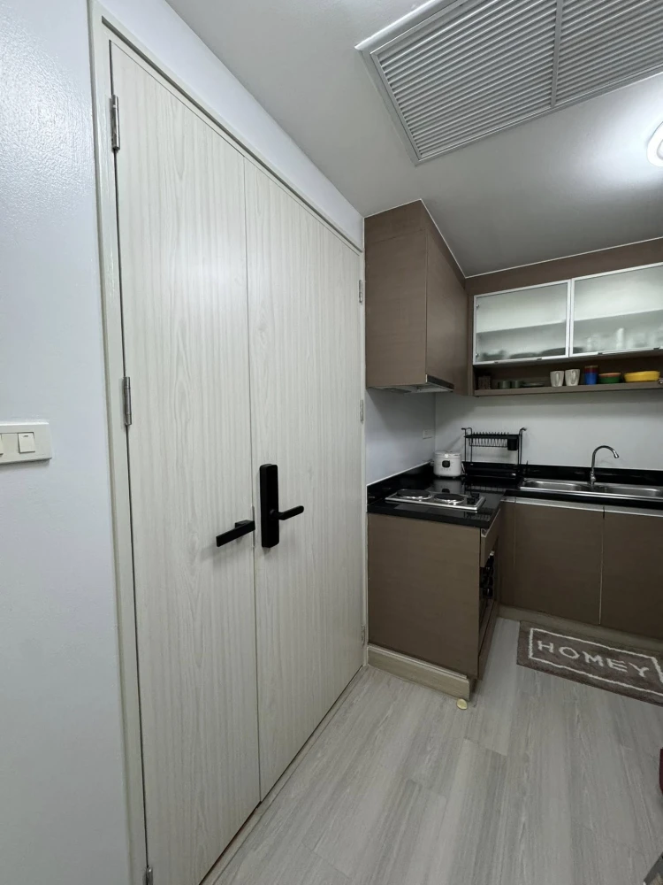 ให้เช่า Issara @ 42 Sukhumvit ชั้น 2 ห้องมุม ขนาด 85 ตรม เครื่องใช้ไฟฟ้าครบครัน ช้าหมดอดนะจ๊ะ