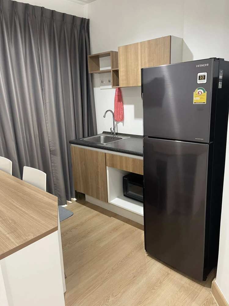 ให้เช่า J Condo Sathorn-Kallaprapruk 1 ห้องนอน 1 ห้องน้ำ มาพร้อมเฟอร์ครบครัน มองเห็นวิวสระ จองเลย
