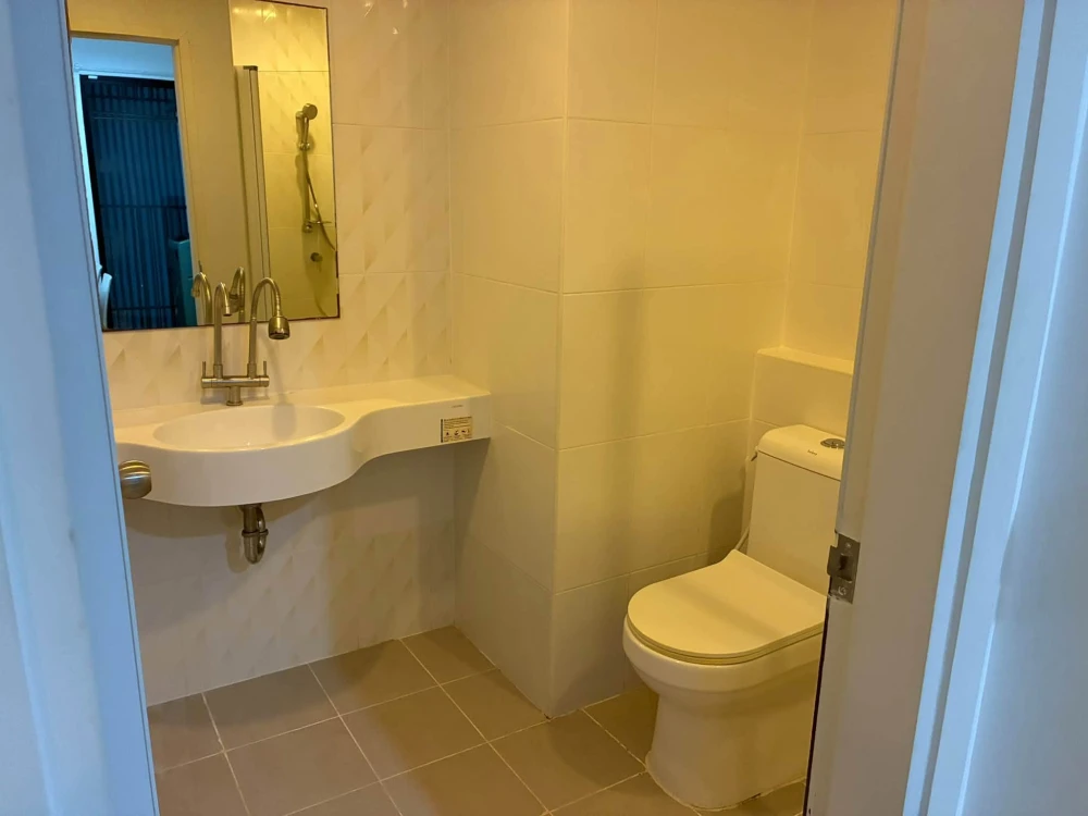 ให้เช่า J Condo Sathorn-Kallaprapruk 1 ห้องนอน 1 ห้องน้ำ เฟอร์นิเจอร์ครบครัน หิ้วกระเป๋าเข้าอยู่ได้เลยจ้า