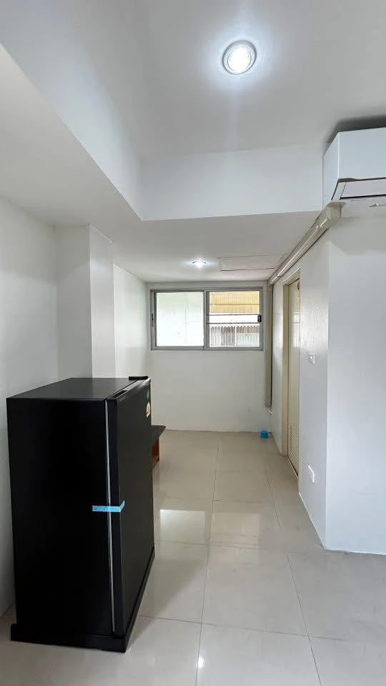 ให้เช่า J W.place ห้องอยู่ชั้นสองเป็นห้องมุม เงียบสงบเป็นส่วนตัว ราคานี้ต้องรีบแล้ว