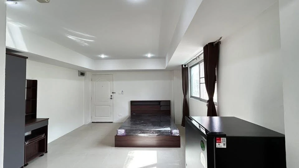 ให้เช่า J W.place ห้องอยู่ชั้นสองเป็นห้องมุม เงียบสงบเป็นส่วนตัว ราคานี้ต้องรีบแล้ว