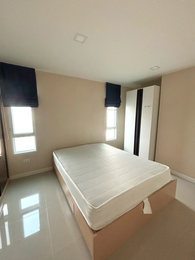 JW Condo @ Don Mueang for rent. Located on the 6th floor, a good height. Fully furnished; just bring your belongings and move in.