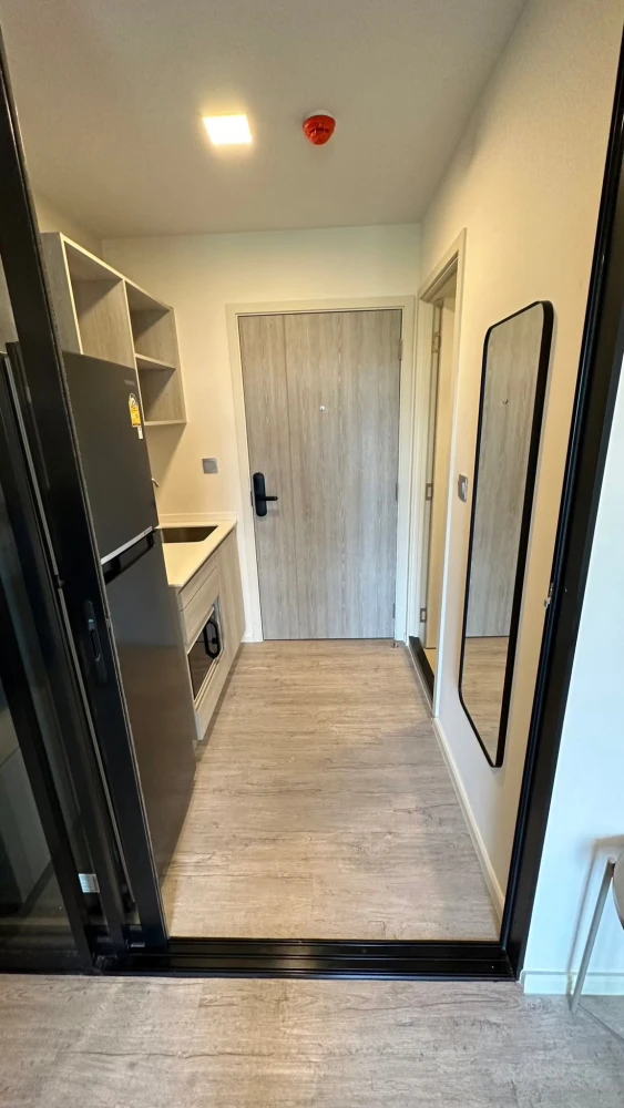 ให้เช่า Kave Ava ห้องชั้น 8 มาพร้อมเฟอร์นิเจอร์และเครื่องใช้ไฟฟ้าครบครัน หิ้วกระเป๋าเข้าอยู่ได้เลยจ้า