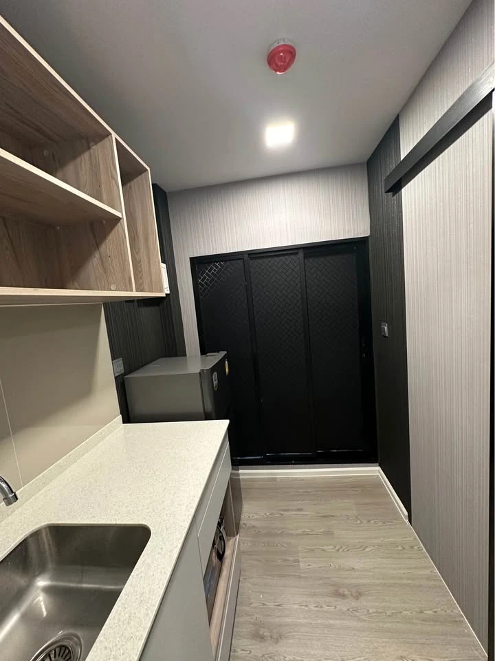 ให้เช่า Kave Colony ห้องสตูิโอ ชั้น 2 ไม่สูง ติดวอลเปเปอร์ทั้งห้อง เฟอร์เครื่องใช้ไฟฟ้าครบ ไม่ควรพลาดเด็ดขาด