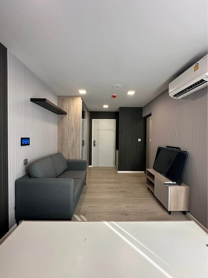 ให้เช่า Kave Colony ห้องสตูิโอ ชั้น 2 ไม่สูง ติดวอลเปเปอร์ทั้งห้อง เฟอร์เครื่องใช้ไฟฟ้าครบ ไม่ควรพลาดเด็ดขาด
