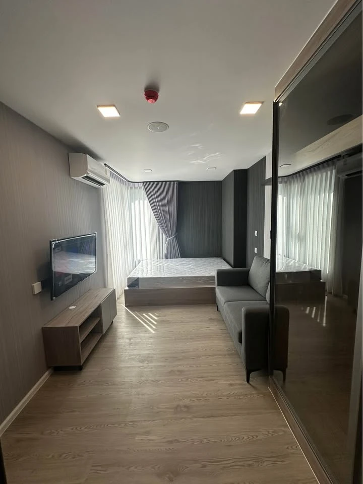 ให้เช่า Kave Colony ห้องสตูิโอ ชั้น 2 ไม่สูง ติดวอลเปเปอร์ทั้งห้อง เฟอร์เครื่องใช้ไฟฟ้าครบ ไม่ควรพลาดเด็ดขาด