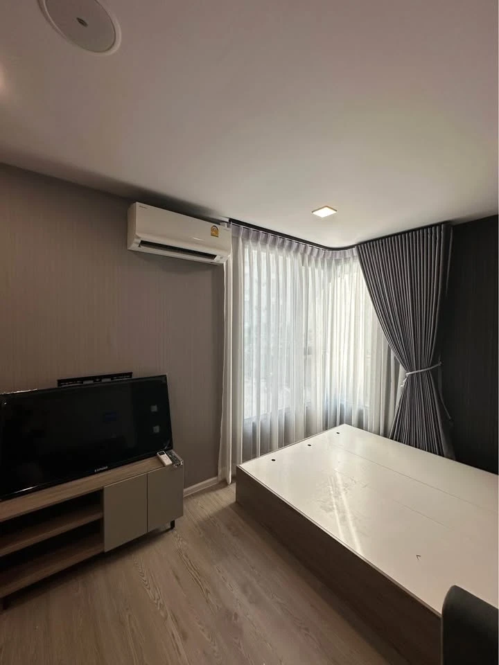 ให้เช่า Kave Colony ห้องสตูิโอ ชั้น 2 ไม่สูง ติดวอลเปเปอร์ทั้งห้อง เฟอร์เครื่องใช้ไฟฟ้าครบ ไม่ควรพลาดเด็ดขาด