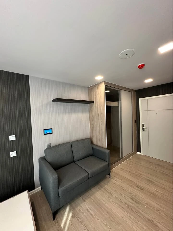 ให้เช่า Kave Colony ห้องสตูิโอ ชั้น 2 ไม่สูง ติดวอลเปเปอร์ทั้งห้อง เฟอร์เครื่องใช้ไฟฟ้าครบ ไม่ควรพลาดเด็ดขาด