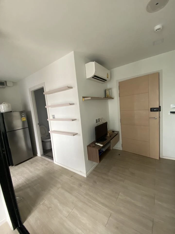 ให้เช่า Kave Condo 1 ห้องนอน 1 ห้องน้ำ มาพร้อมเฟอร์และเครื่องใช้ไฟฟ้าครบครัน หิ้วกระเป๋าเข้าอยู่ได้เลยจ้า