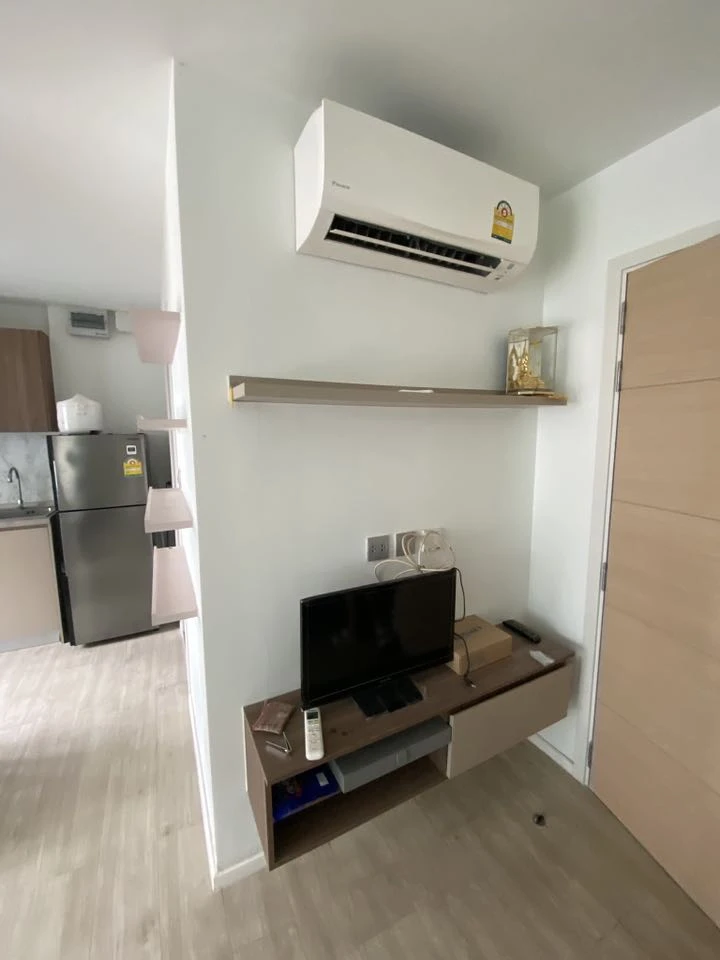 ให้เช่า Kave Condo 1 ห้องนอน 1 ห้องน้ำ มาพร้อมเฟอร์และเครื่องใช้ไฟฟ้าครบครัน หิ้วกระเป๋าเข้าอยู่ได้เลยจ้า