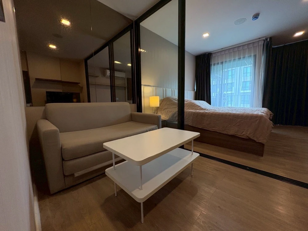 ให้เช่า Kave Town Shift 1 ห้องนอน 1 ห้องน้ำ ตกแต่งคุมโทน มาพร้อมเฟอร์นิเจอร์ครบครัน มองเห็นวิวสระ จองด่วน