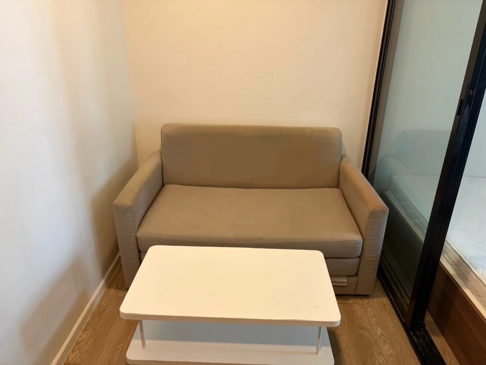 ให้เช่า Kave Town Space ห้องชั้น 5 มาพร้อมเฟอร์นิเจอร์และเครื่องใช้ไฟฟ้าครบครัน หิ้วกระเป๋าเข้าอยู่ได้เลยจ้า