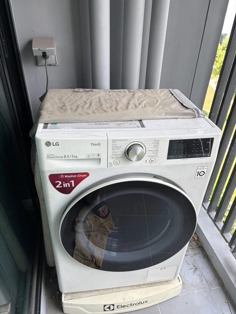 ให้เช่า Kave Town Space ห้องชั้น 5 มาพร้อมเฟอร์นิเจอร์และเครื่องใช้ไฟฟ้าครบครัน หิ้วกระเป๋าเข้าอยู่ได้เลยจ้า