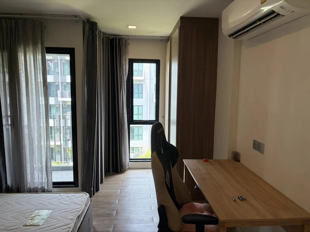 ให้เช่า Kave Town Space ห้องชั้น 5 มาพร้อมเฟอร์นิเจอร์และเครื่องใช้ไฟฟ้าครบครัน หิ้วกระเป๋าเข้าอยู่ได้เลยจ้า