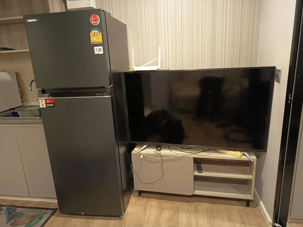 ให้เช่า Kave TU ห้องน่าอยู่ ชั้น 5 ติดวอลเปเปอร์อย่างดี เฟอร์นิเจอร์ครบครัน หิ้วกระเป๋าเข้าอยู่ได้เลยจ้า