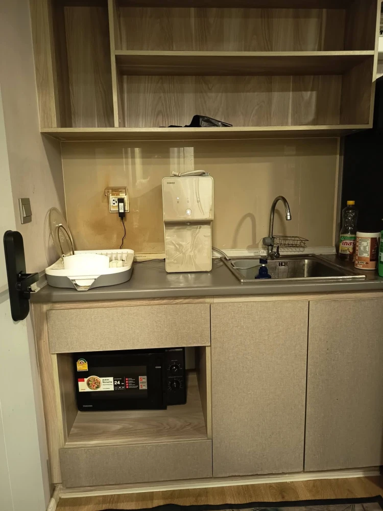 ให้เช่า Kave TU ห้องน่าอยู่ ชั้น 5 ติดวอลเปเปอร์อย่างดี เฟอร์นิเจอร์ครบครัน หิ้วกระเป๋าเข้าอยู่ได้เลยจ้า