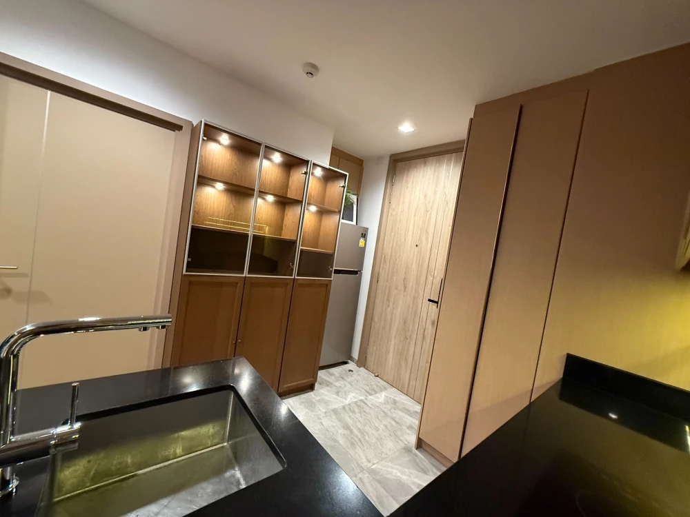 ให้เช่า Kawa Haus ห้องมุมเป็นส่วนตัว ความสูงของชั้นกำลังดี เฟอร์นิเจอร์และเครื่องใช้ไฟฟ้าครบ มีที่เก็บของเยอะ แบบนี้ต้องจอง
