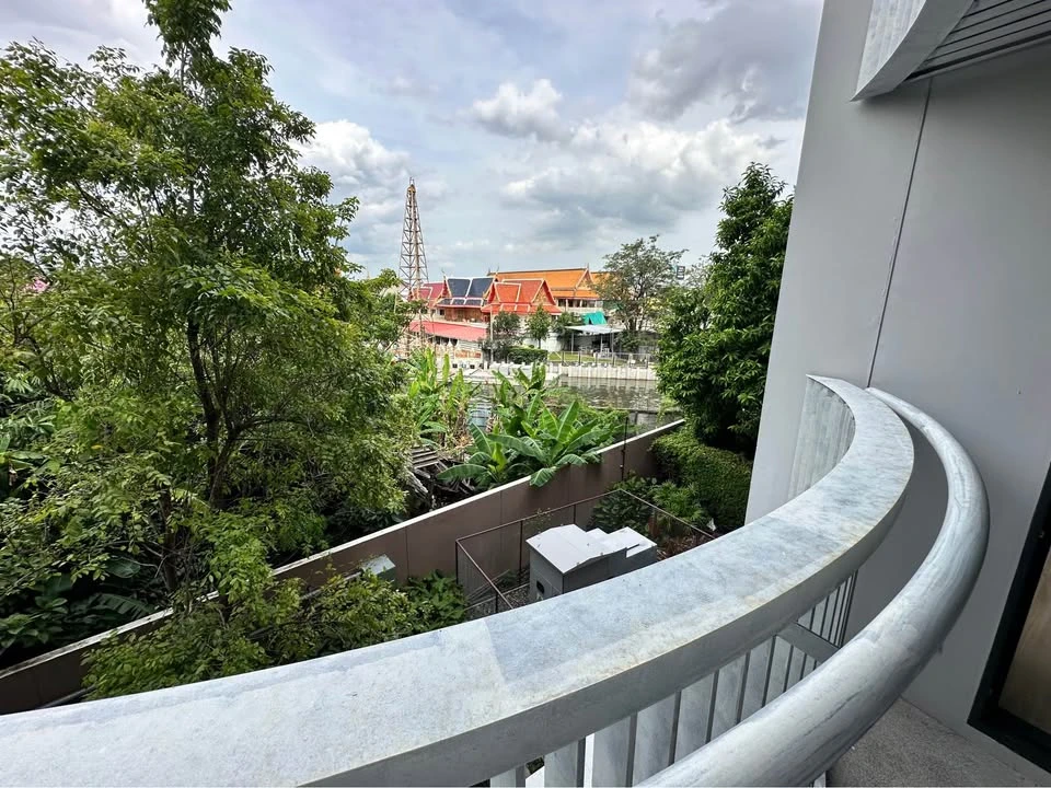 ให้เช่า KAWA HAUS ให้บรรยากาศสไตล์รีสอร์ท เงียบสงบ ร่มรื่น โปร่งสบาย เหมาะสำหรับคนที่ต้องการความเป็นส่วนตัวและบรรยากาศผ่อนคลาย