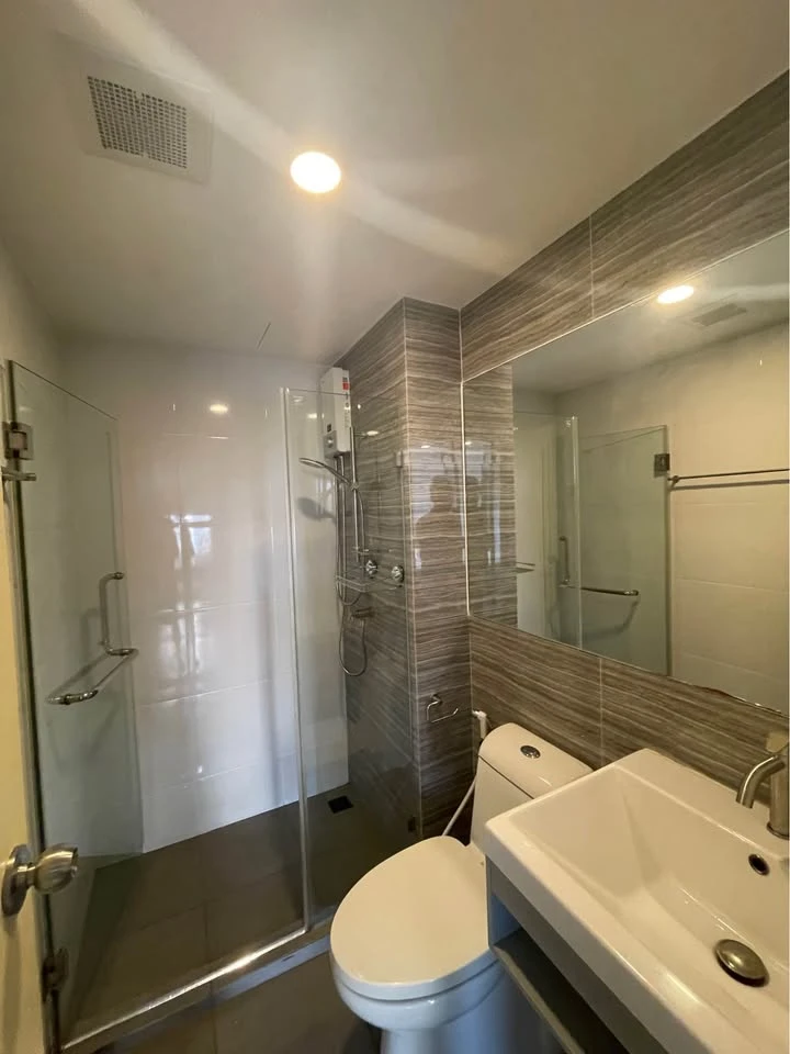 ให้เช่า Kensington Phaholyothin 63 1 ห้องนอน 1 ห้องน้ำ มาพร้อมเฟอร์นิเจอร์ครบครัน หิ้วกระเป๋าเข้าอยู่ได้เลยจ้า