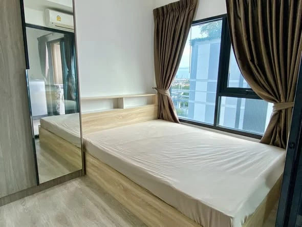 Kensington Sukhumvit-Theparak for rent, a lovely room with complete furniture and appliances. Just bring your bags and move in!