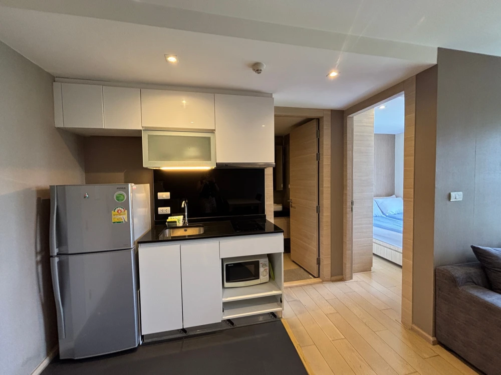 ให้เช่า Klass Condo Silom ชั้น 8 ห้องน่าอยู่ แต่งครบ จองเลย ห้ามพลาด