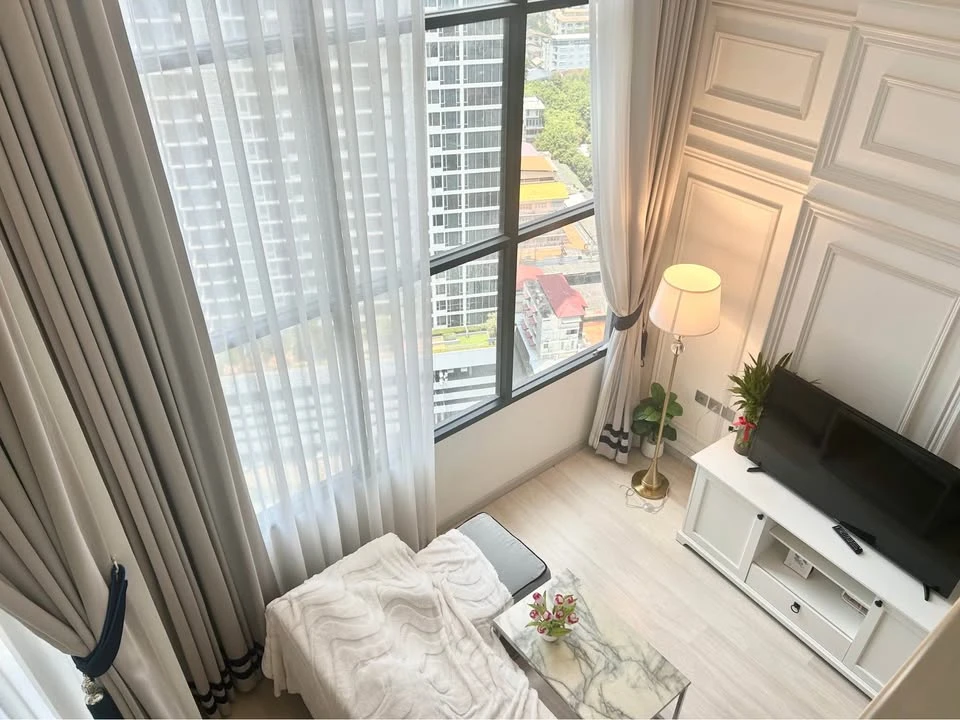 ให้เช่า Knightsbridge Prime Sathorn ห้อง duplex มีบันไดเดbนขึ้นชั้น 2 ได้ ชั้น 29 วิวเมือง ห้องสวยสุดปัง ห้ามพลาด